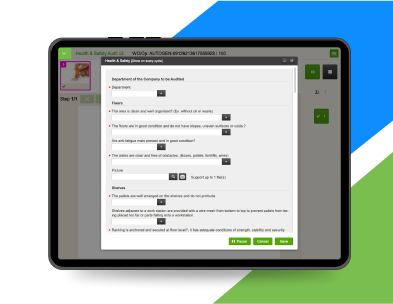 Tablet mit VKS-App für digitale Arbeitsanweisungen, die ein Formular anzeigt.